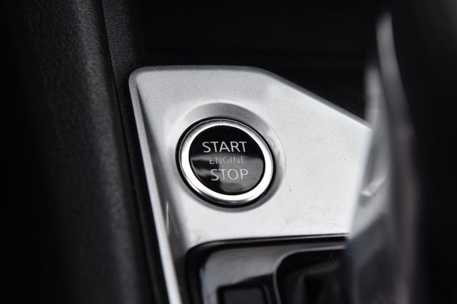 Nissan Altima Vehicle Image 17