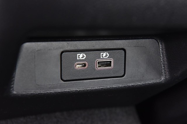 Nissan Altima Vehicle Image 22