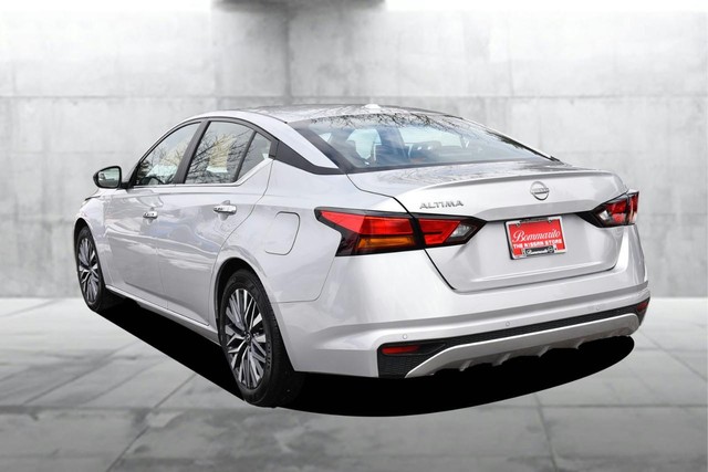 Nissan Altima Vehicle Image 07