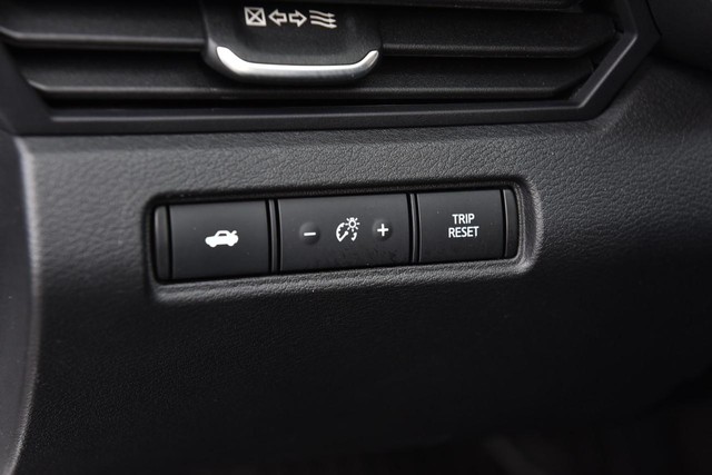 Nissan Altima Vehicle Image 11