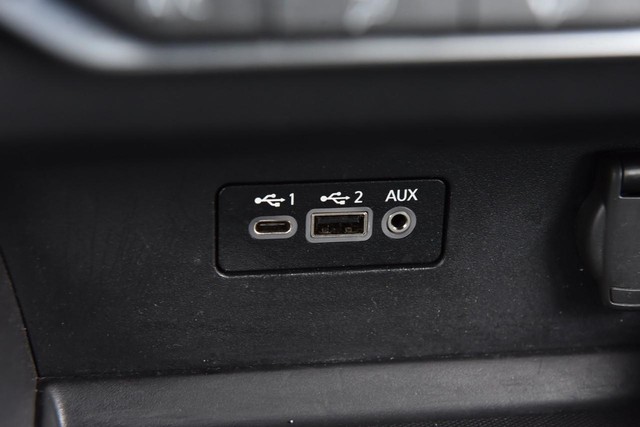 Nissan Altima Vehicle Image 16