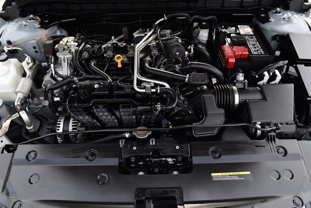 Nissan Altima Vehicle Image 24