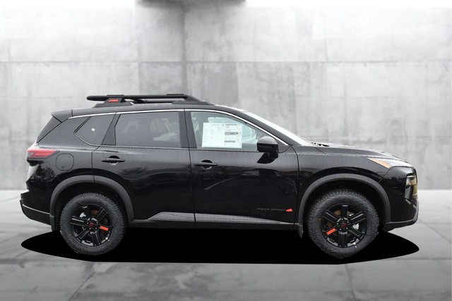 Nissan Rogue Vehicle Image 05