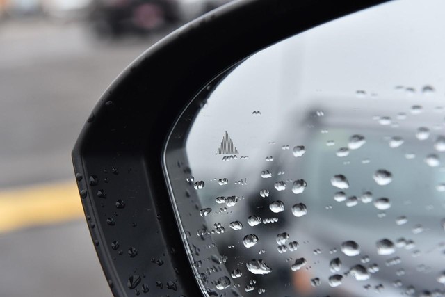 Nissan Rogue Vehicle Image 11