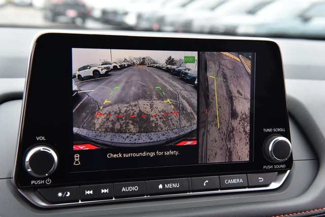 Nissan Rogue Vehicle Image 15