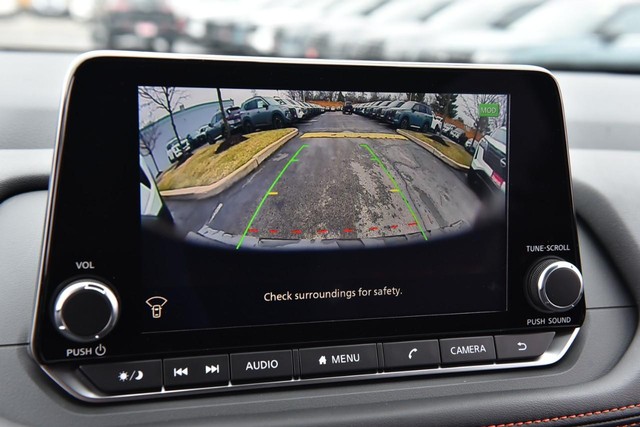 Nissan Rogue Vehicle Image 17