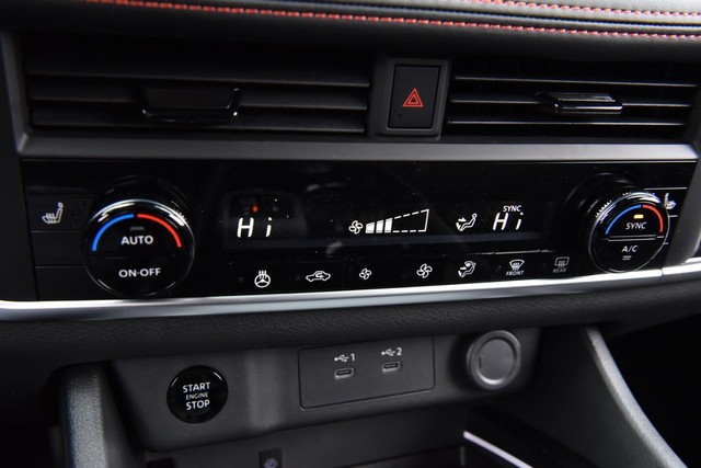 Nissan Rogue Vehicle Image 19