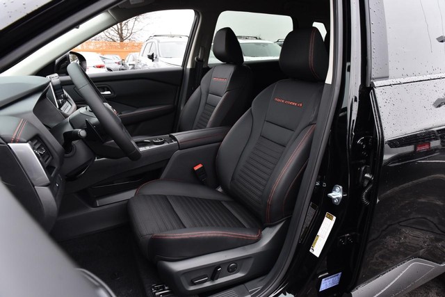 Nissan Rogue Vehicle Image 23