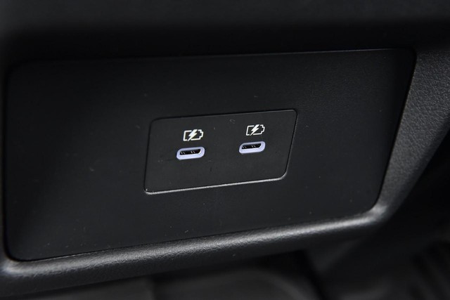 Nissan Rogue Vehicle Image 27