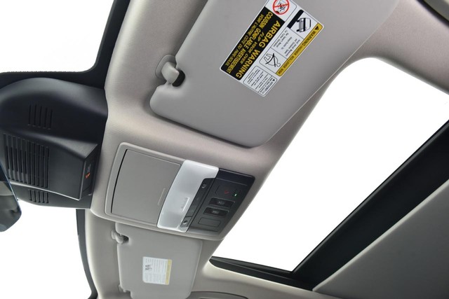 Nissan Rogue Vehicle Image 24