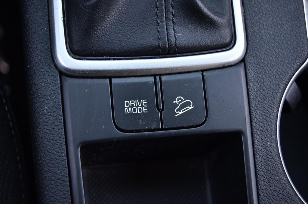 Kia Sportage Vehicle Image 16