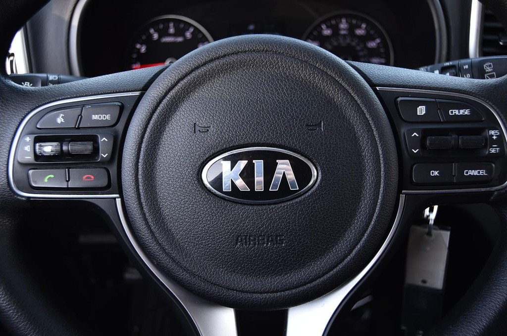 Kia Sportage Vehicle Image 17