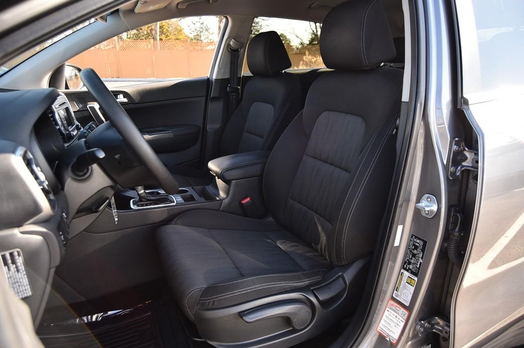 Kia Sportage Vehicle Image 18