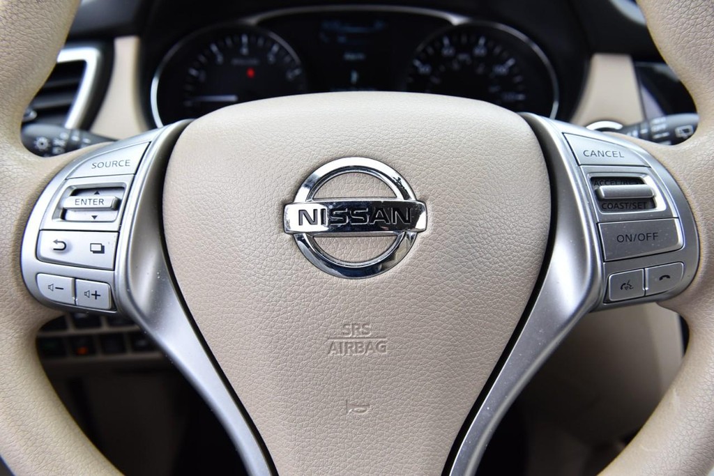 Nissan Rogue Vehicle Image 23