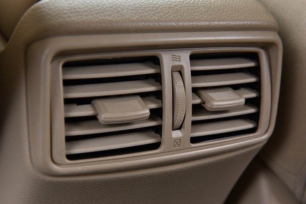 Nissan Rogue Vehicle Image 27