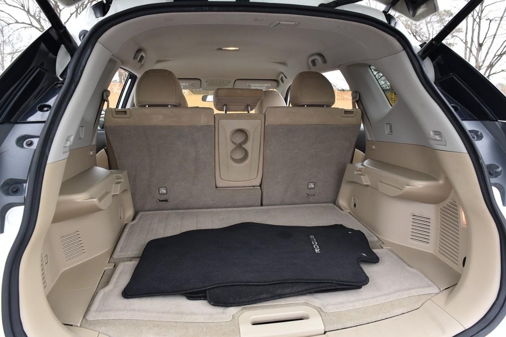 Nissan Rogue Vehicle Image 28