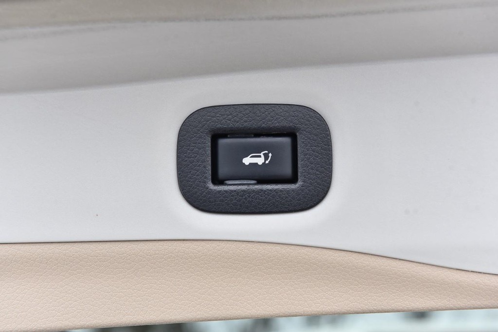 Nissan Rogue Vehicle Image 29