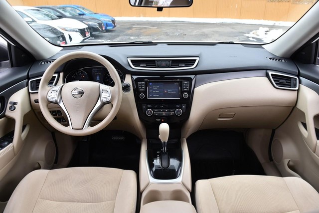 Nissan Rogue Vehicle Image 08