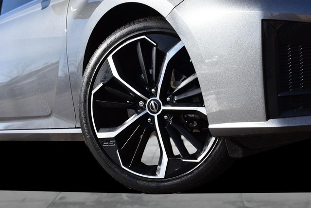 Nissan Altima Vehicle Image 03