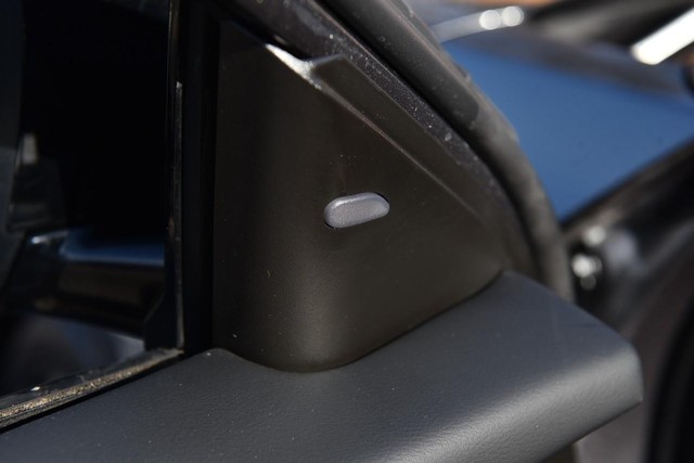 Nissan Altima Vehicle Image 10