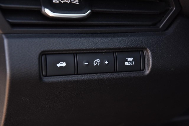 Nissan Altima Vehicle Image 11