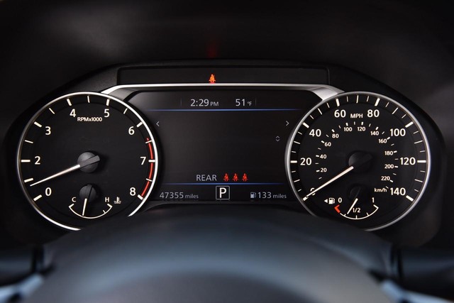 Nissan Altima Vehicle Image 12