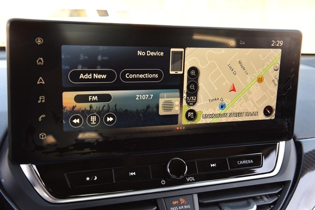 Nissan Altima Vehicle Image 14