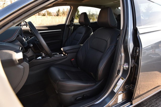 Nissan Altima Vehicle Image 19