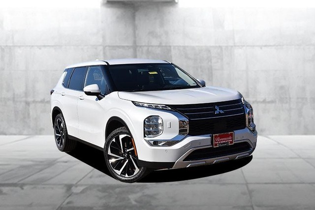 Mitsubishi Outlander Vehicle Image 02