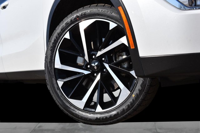 Mitsubishi Outlander Vehicle Image 03