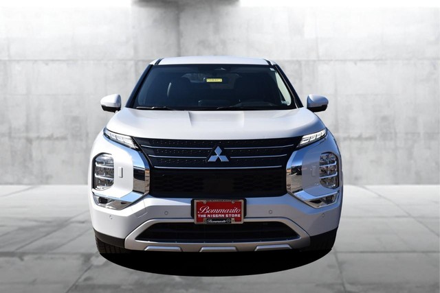 Mitsubishi Outlander Vehicle Image 04