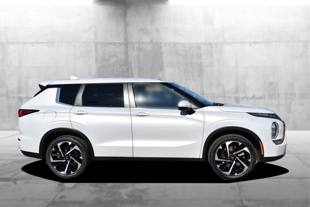 Mitsubishi Outlander Vehicle Image 05