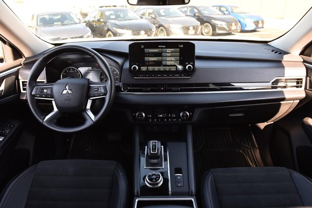 Mitsubishi Outlander Vehicle Image 08