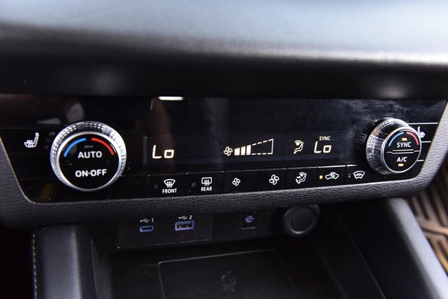 Mitsubishi Outlander Vehicle Image 18