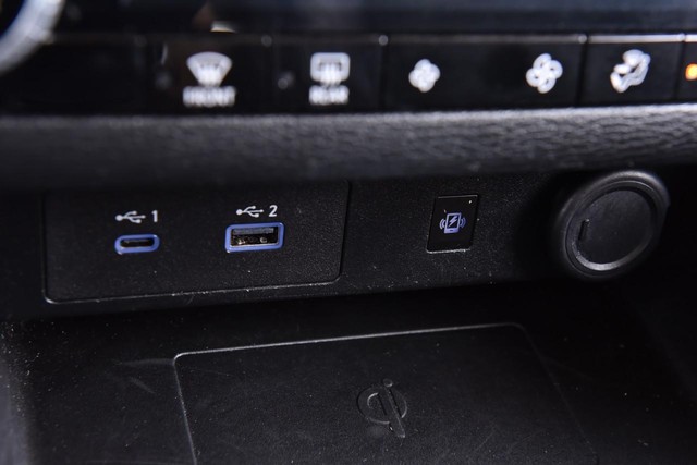 Mitsubishi Outlander Vehicle Image 19