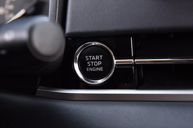 Mitsubishi Outlander Vehicle Image 21