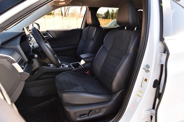 Mitsubishi Outlander Vehicle Image 23