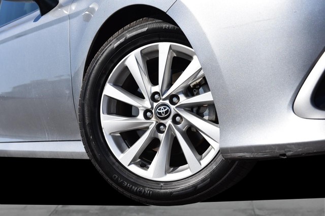 Toyota Camry Vehicle Image 03