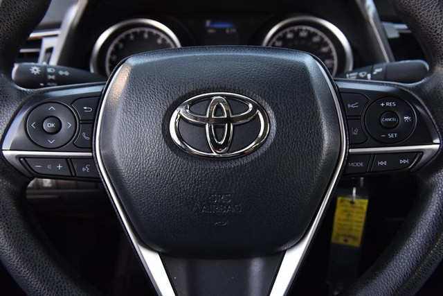 Toyota Camry Vehicle Image 17