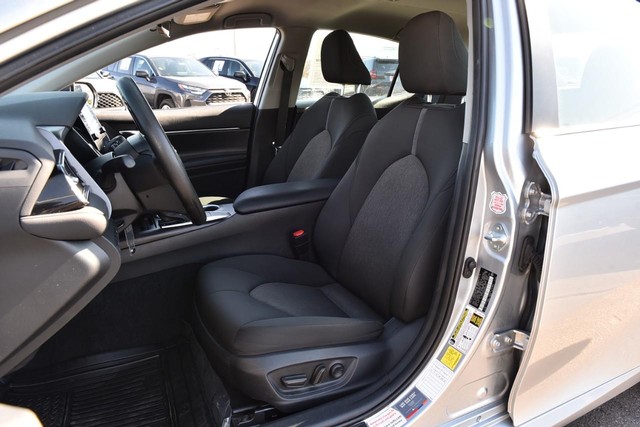 Toyota Camry Vehicle Image 18