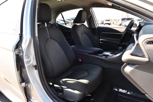 Toyota Camry Vehicle Image 19