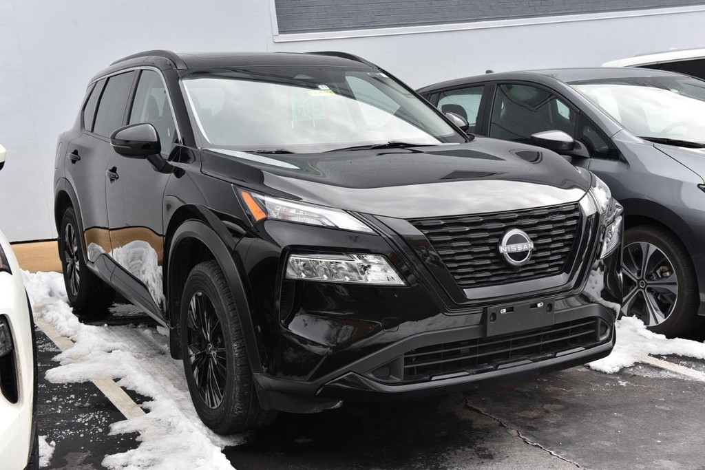 Nissan Rogue Vehicle Image 04