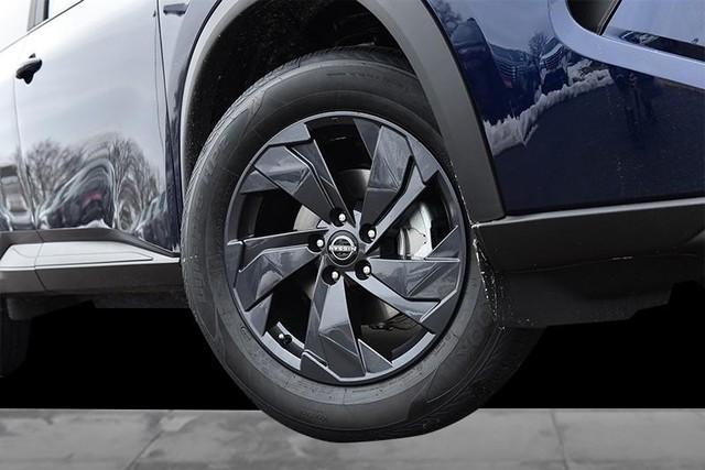 Nissan Rogue Vehicle Image 03