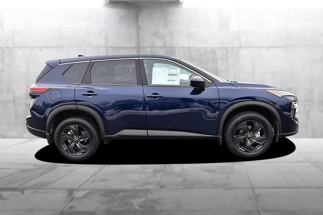 Nissan Rogue Vehicle Image 05