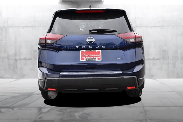 Nissan Rogue Vehicle Image 06