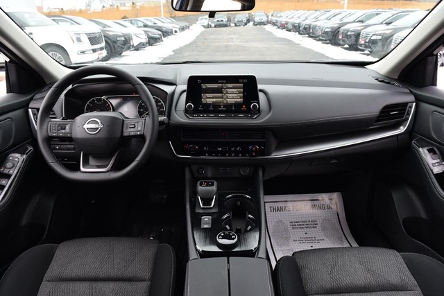 Nissan Rogue Vehicle Image 08