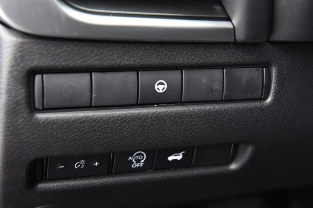 Nissan Rogue Vehicle Image 11