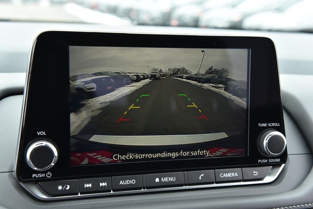 Nissan Rogue Vehicle Image 13