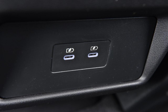 Nissan Rogue Vehicle Image 23