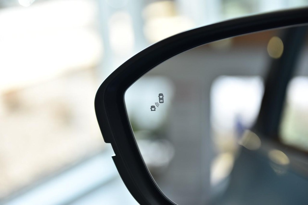 Nissan Pathfinder Vehicle Image 11